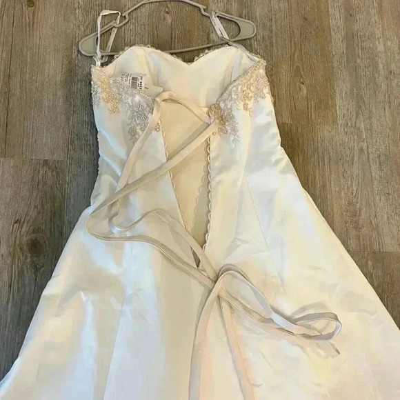 NWT David's Bridal Wedding Dress Style# 10042037 Ivory - 12 - Picture 10 of 14